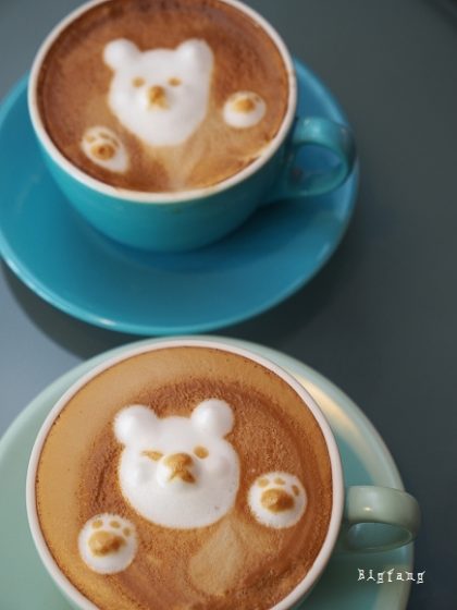 ＊週三來吃喝：[台中] 52 cafe 咖啡 @ 3D 立體小熊拉花