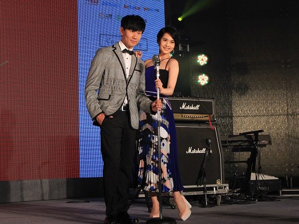 頒獎典禮正式啟動　林俊傑、楊丞琳公布「最受歡迎男、女歌手」入圍名單