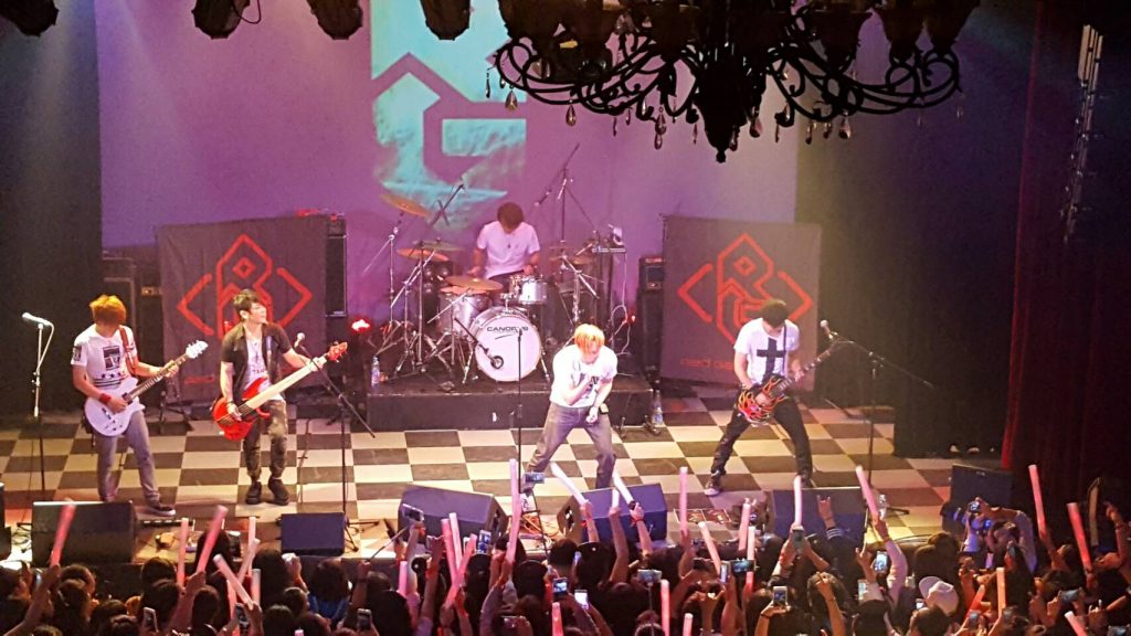 赤世代上海演出畫面