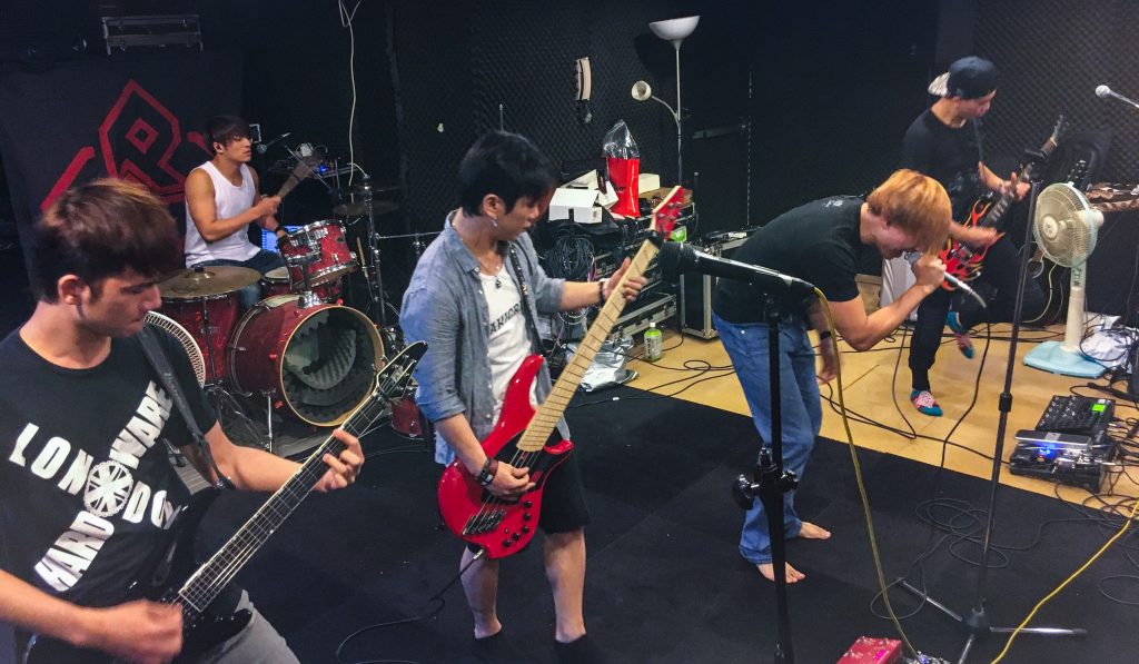 赤世代彩排畫面